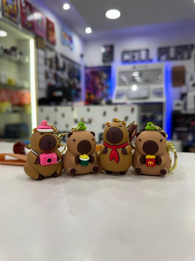LLAVERO CAPYBARA GOMA 3D CON CORREA